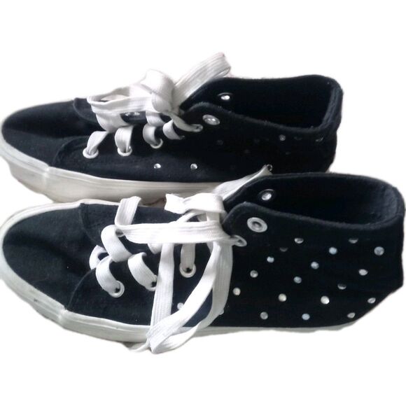 Girls MUDD hightop Sneaker Size 2 Black /w Rhinestone Emblessment Read - Picture 1 of 7